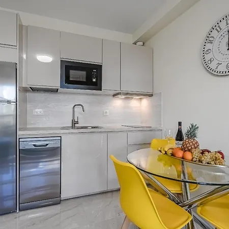 Orlando. Amazing Location. Completely Renovated! *