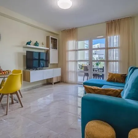 Orlando. Amazing Location. Completely Renovated! Apartamento Costa Adeje (Tenerife)
